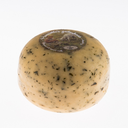 Bolletje boerengeitenkaas met brandnetel, 500 - 600 gram, Kaasboerderij Sik en Blaar, Papekop (105)